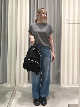「SHOO・LA・RUE（シューラルー）の【汗じみ防止/S-LL/体型カバー/洗濯機可】汗じみが気になりにくい 大人の刺繍ロゴTシャツ（Tシャツ/カットソー、グレー系）」を使った、mik0511gさん（レディース）の夏コーディネート