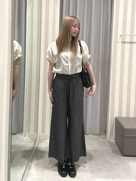 「SHOO・LA・RUE（シューラルー）の【洗濯機可／洗濯後しわになりにくい】大人の甘さをプラスする ドット柄袖タックブラウス（シャツ/ブラウス、ホワイト系）」を使った、mik0511gさん（レディース）の夏コーディネート
