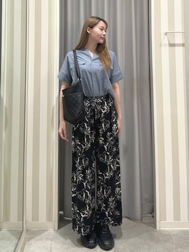 「SHOO・LA・RUE（シューラルー）の【洗濯後しわになりにくい/UV/吸水速乾】Wポケットが目を引く オンオフ使えるスキッパーブラウス（シャツ/ブラウス、ブルー系）」を使った、mik0511gさん（レディース）の夏コーディネート