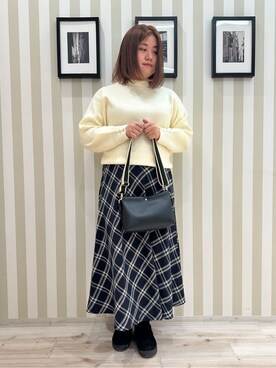 「SHOO・LA・RUE（シューラルー）の【毛玉になりにくい/洗濯機可/S-LL】お袖パールの上品ニット（ニット/セーター、ホワイト系）」を使った、みさぼうさん（レディース・160cm）の冬コーディネート