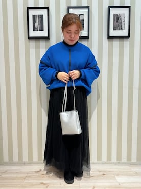 「SHOO・LA・RUE（シューラルー）の【前後2WAY/S-LL】体型カバーもこなれ見えも叶う　ふんわりお袖の配色パイピングニット（ニット/セーター、ブルー系）」を使った、みさぼうさん（レディース・160cm）の冬コーディネート