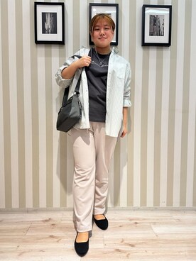 「SHOO・LA・RUE（シューラルー）の【体型カバー】バックギャザーで魅せる オーバーサイズシャツ（シャツ/ブラウス、グリーン系）」を使った、みさぼうさん（レディース・160cm）の春コーディネート