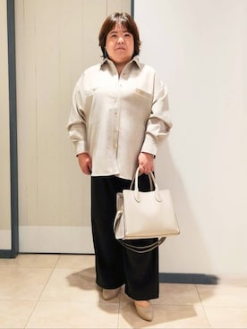 「grove（グローブ）の【カセット服/選べる着丈】洗濯機で洗えるオーバーシャツ（シャツ/ブラウス、ベージュ系）」を使った、minoriさん（レディース・155cm）の秋コーディネート