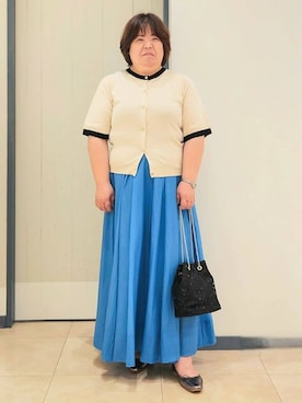 「grove（グローブ）の透け感がムードある 大人のタックギャザースカート（スカート、ブルー系）」を使った、minoriさん（レディース・155cm）の夏コーディネート