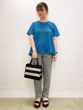 「grove（グローブ）の【UV・冷感】布帛使いフレアーTシャツ（Tシャツ/カットソー、ブルー系）」を使った、satoさん（レディース・162cm）の夏コーディネート