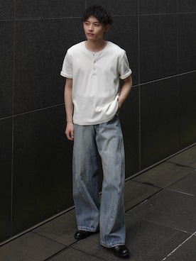 「WYM LIDNM（ウィム バイ リドム）のREFINED RIB STRETCH HENLEY TEE（Tシャツ/カットソー、ホワイト系）」を使った、Hibikiさん（メンズ・165cm）の春コーディネート