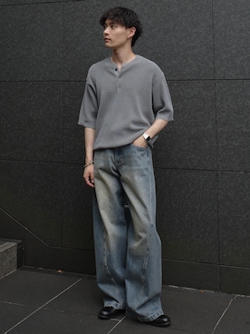 「WYM LIDNM（ウィム バイ リドム）のAZE H/S KNIT HENLEY（ニット/セーター、グレー系）」を使った、Hibikiさん（メンズ・165cm）の夏コーディネート