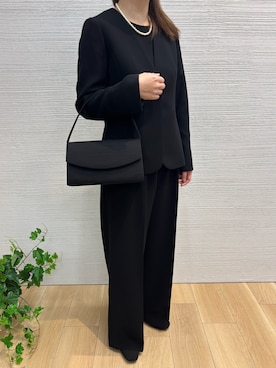 「CARETTE（カレット）のジャケット×袖プリーツブラウス×ワイドパンツ３点セット【喪服・礼服】【卒業式・入学式】（スーツセット、ブラック系）」を使った、フォーマル専門店CARETTEさん（レディース・160cm）の春コーディネート