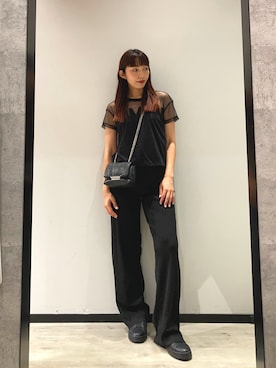 「ARMANI EXCHANGE（アルマーニエクスチェンジ）の【A|X アルマーニ エクスチェンジ】AXロゴ メッシュ半袖クルーネッククロップドTシャツ（Tシャツ/カットソー、ブラック系）」を使った、monaさん（レディース・167cm）の夏コーディネート