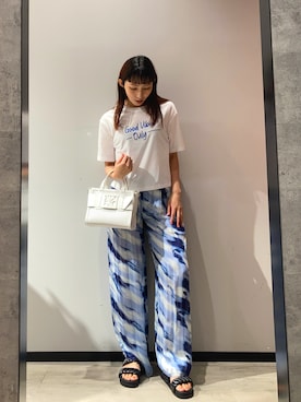 「柄パンツ」｜monaさん（レディース・167cm）の春コーディネート