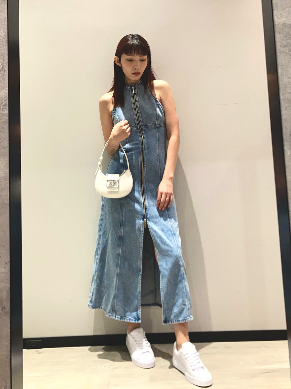 ARMANI EXCHANGEのアイテムを使った「デニムワンピース」の人気