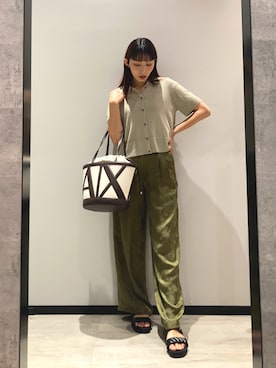 「ARMANI EXCHANGE（アルマーニエクスチェンジ）の【A|X アルマーニ エクスチェンジ】ヴィスコース×リネン 衿付きニットカーディガン（カーディガン/ボレロ、ベージュ系）」を使った、monaさん（レディース・167cm）の春コーディネート