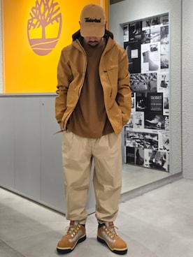 「アイテム（Tシャツ/カットソー、ベージュ系）」を使った、Toさん（メンズ・175cm）の秋コーディネート