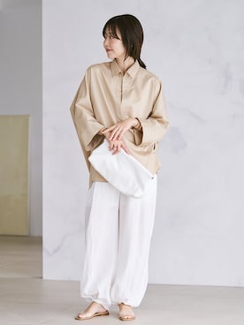 「plage（プラージュ）のR’IAM FEMME シャツ（シャツ/ブラウス、ベージュ系）」を使った、yoshieさん（レディース・166cm）の夏コーディネート