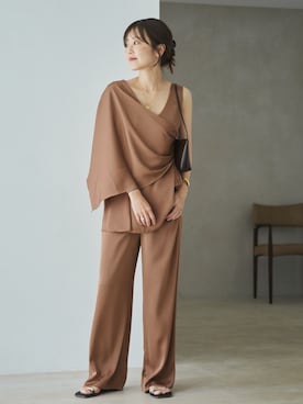 「plage（プラージュ）のdull satin straight パンツ（その他パンツ、ベージュ系）」を使った、yoshieさん（レディース・166cm）の夏コーディネート