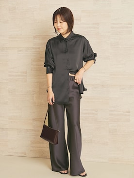 「plage（プラージュ）のSatin Bias Relax パンツ（その他パンツ、グレー系）」を使った、yoshieさん（レディース・166cm）の夏コーディネート