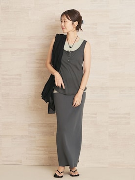 「plage（プラージュ）のAcetate mix ニットスカート（スカート、グレー系）」を使った、yoshieさん（レディース・166cm）の夏コーディネート