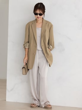 「plage（プラージュ）の《追加》dull satin relax パンツ 2（その他パンツ、グレー系）」を使った、yoshieさん（レディース・166cm）の秋コーディネート