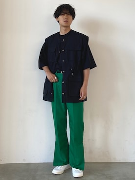 「黒Tシャツ」｜「アイテム（ベスト、ブラック系）」を使った、taiseiさん（メンズ・174cm）の春コーディネート