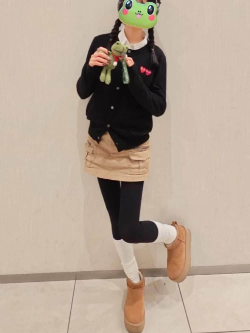 「韓国ファッション」｜「COMME des GARCONSのアイテム（ニット/セーター、ブラック系）」を使った、こにさん（骨格ナチュラル・レディース・162cm）の冬コーディネートの1枚目の写真