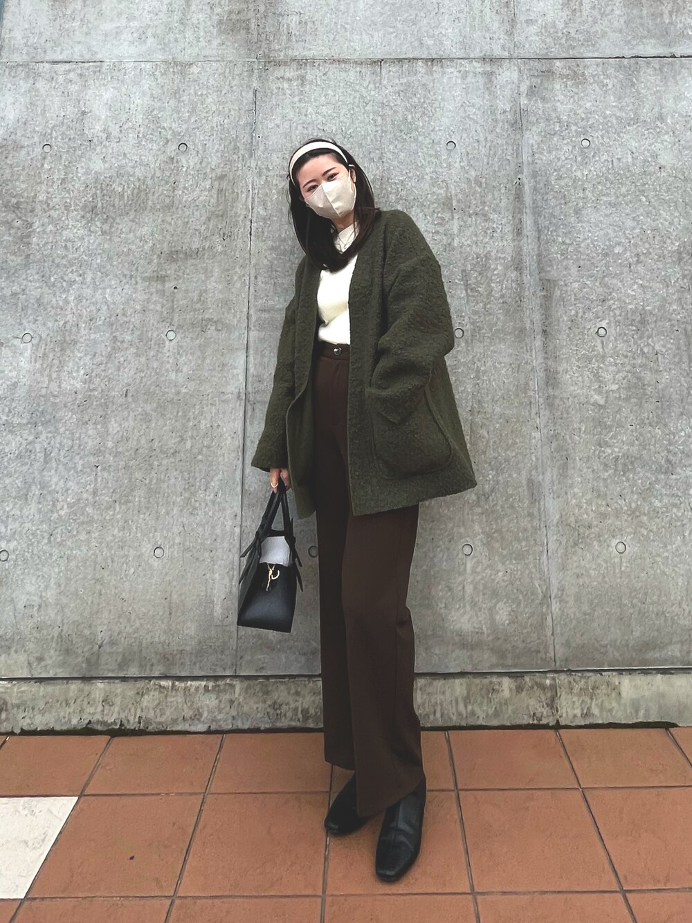 「秋コーデ、オトナ女子、秋服、カジュアル、休日スタイル、秋色コーデ、おしゃれさんと繋がりたい、オトナカジュアル、パンツコーデ、着回しコーデ、骨格ストレート、ootd、ショートブーツ、GU」｜「w closetの起毛カーデジャケット（ノーカラーコート、グリーン系）」を使った、chamさん（レディース・163cm）の秋コーディネートの1枚目の写真