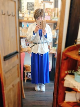 「ブルーワンピース」｜「アイテム（スニーカー）」を使った、しゅう。さん（レディース・153cm）の春コーディネート