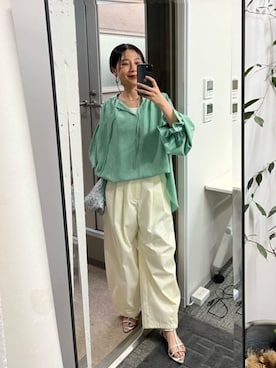 「春カラー」｜「アイテム（チノパンツ）」を使った、undixcors_officialさん（レディース・162cm）の春コーディネート