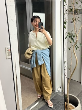 「アイテム（チノパンツ、イエロー系）」を使った、undixcors_officialさん（レディース・162cm）の春コーディネート