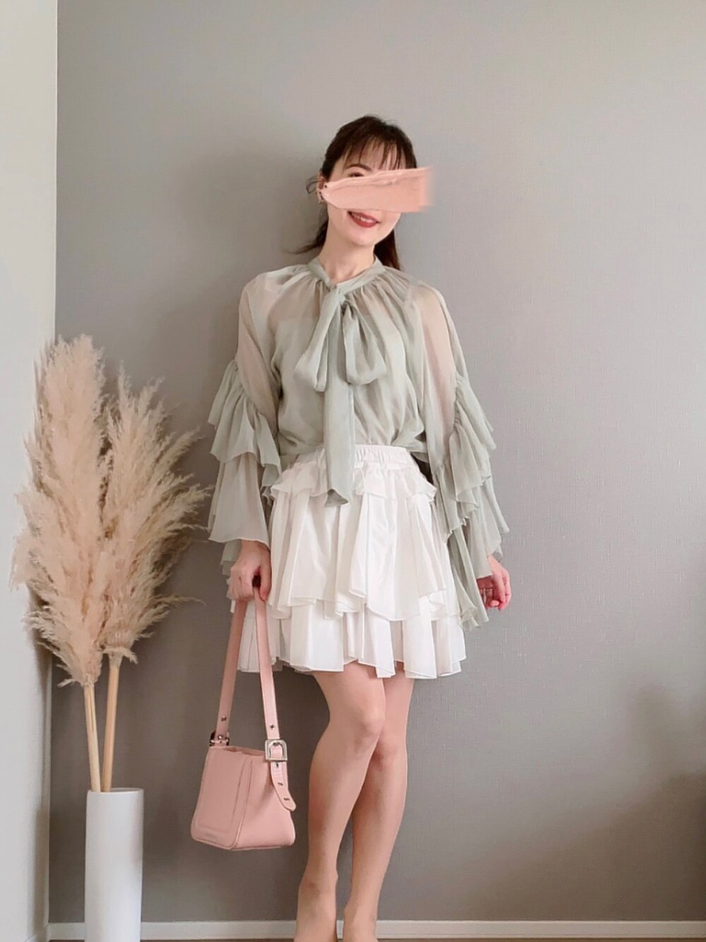 ラッフルミニセットアップを使った人気ファッションコーディネート - WEAR
