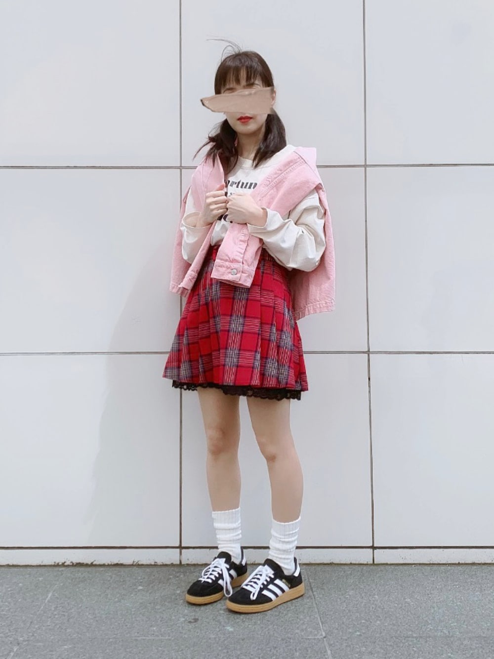 ZARAのデニムジャケット（ピンク系）を使ったレディース人気