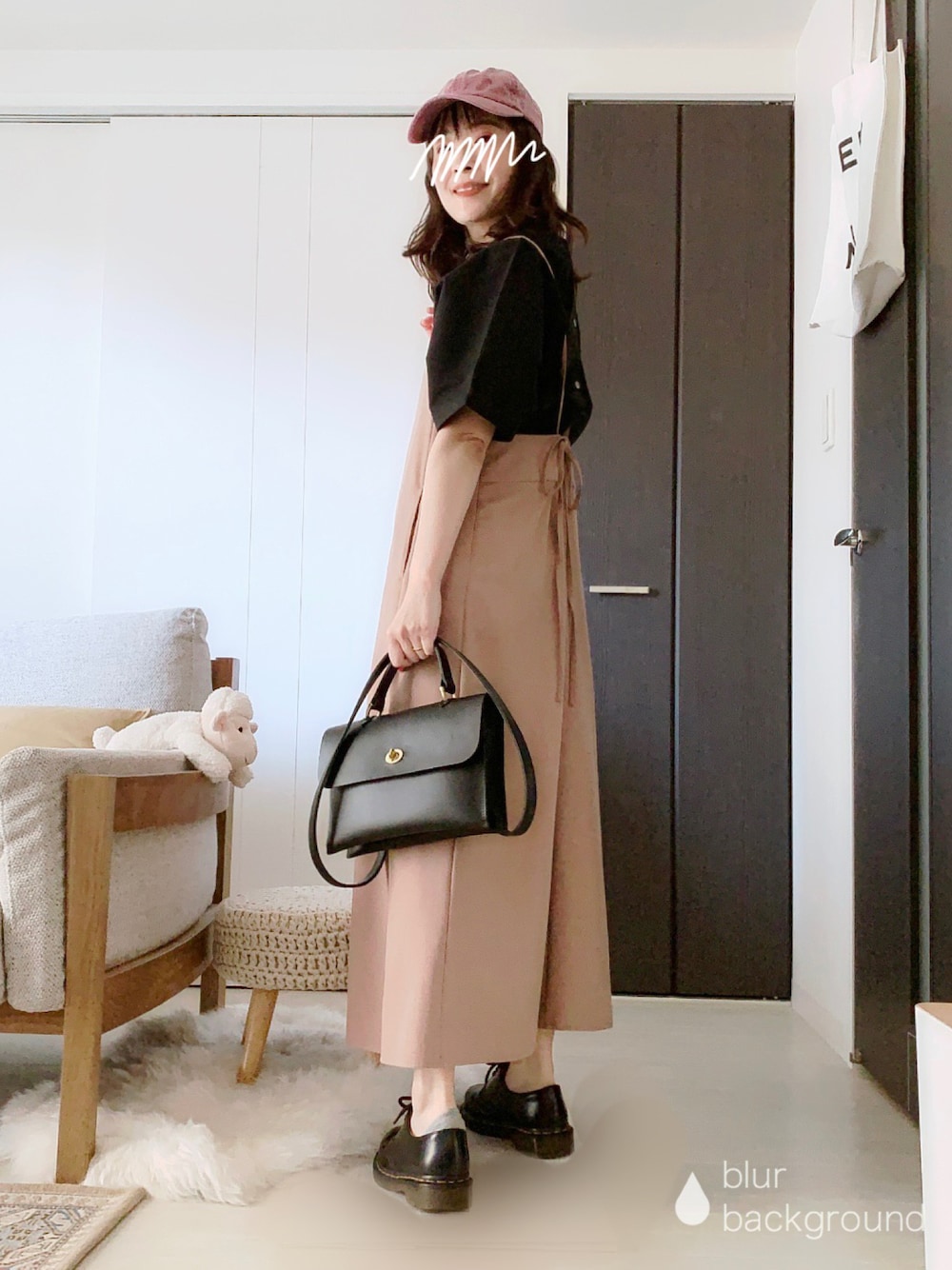 「あたまにキャップフェス、大人カジュアル、ワンピース、キャップ、キャミワンピ、ブラウス、ピンク、ミニバッグ、夏コーデ、オトナカワイイ」｜「Stola.のフレアエプロンワンピース　¥19800（ワンピース/ドレス、ピンク系）」を使った、ぱぴさん（レディース・152cm）の秋コーディネートの1枚目の写真