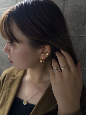 「アイテム（イヤーカフ）」を使った、tanaka miku さん（レディース・167cm）の冬コーディネート