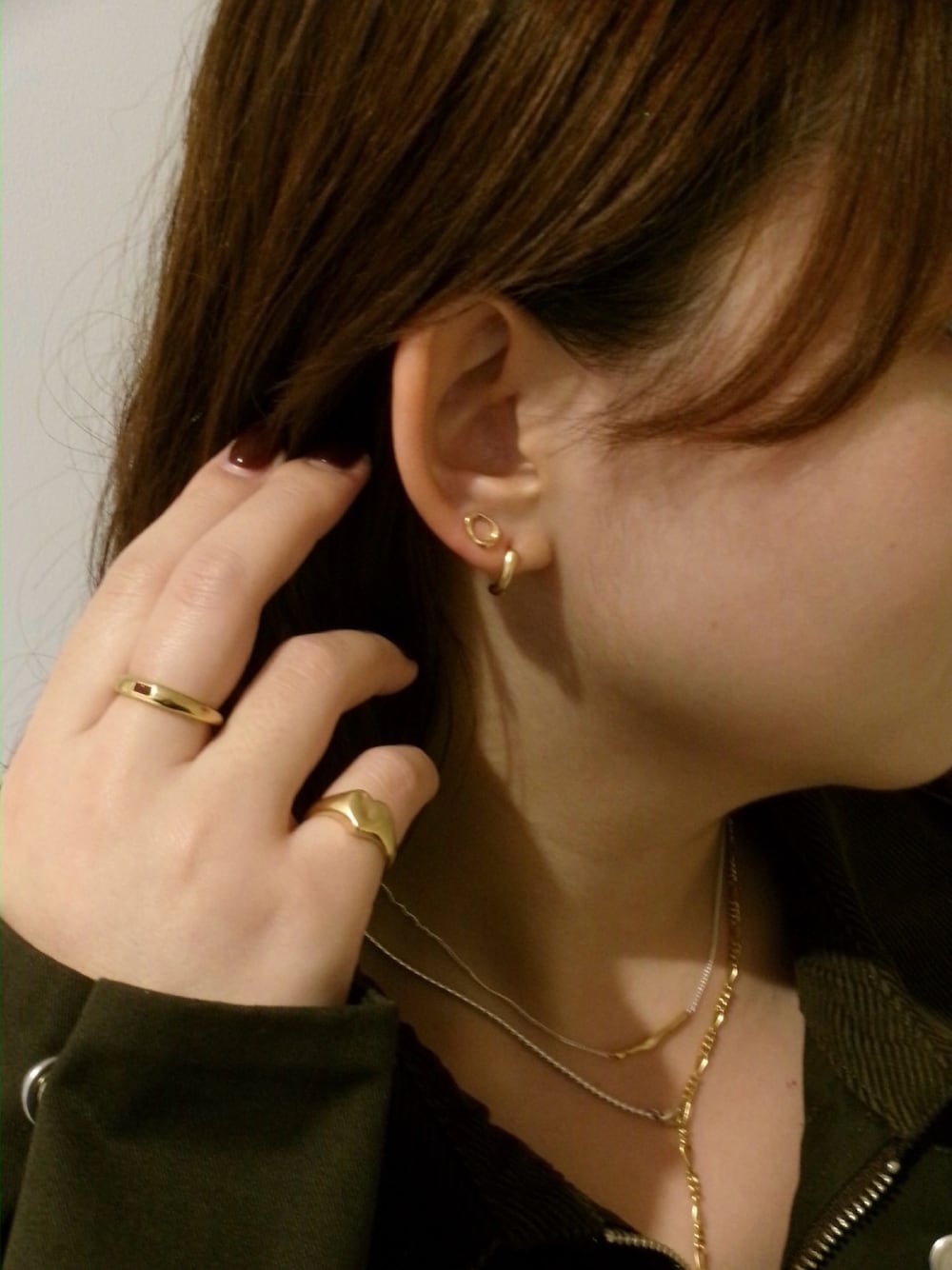 「TEN.の18KGP デューピアス（ピアス（両耳用）、ゴールド系）」を使った、tanaka miku さん（レディース・167cm）の冬コーディネートの1枚目の写真