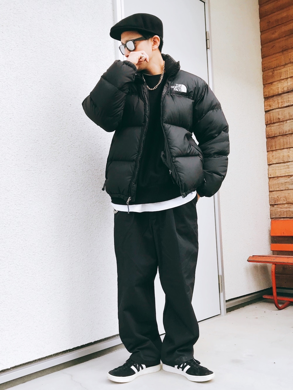 「休日スタイル、ビッグシルエット、黒、モノトーン、Ｂ－ｂｏｙ、ハンチング、ヌプシ、ダウンジャケット、キャンパス80's、ストリート、THE NORTH FACE、GU、KANGOL、スウェット、ストリートMIX」｜「KANGOLの【KANGOL】Wool 504 / 【カンゴール】ウール　504（ハンチング/ベレー帽、ブラック系）」を使った、91さん（メンズ・173cm）の冬コーディネートの1枚目の写真