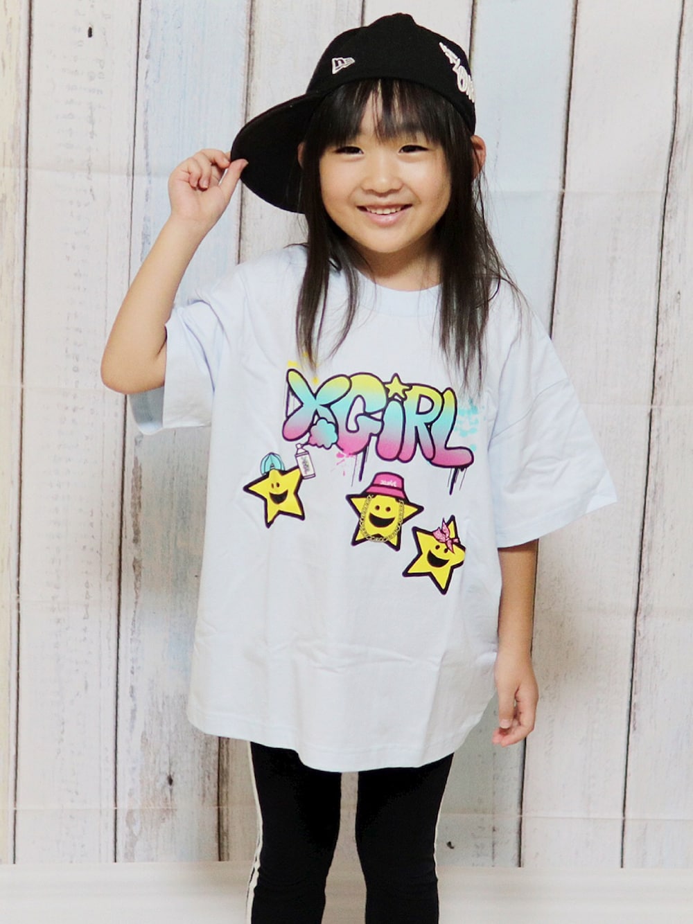 「キッズコーデ、ストリート、キッズファッション、エックスガール、女の子」｜「flakeのアイテム（帽子、ブラック系）」を使った、さーちゃんさん（キッズ・110cm）の秋コーディネートの1枚目の写真