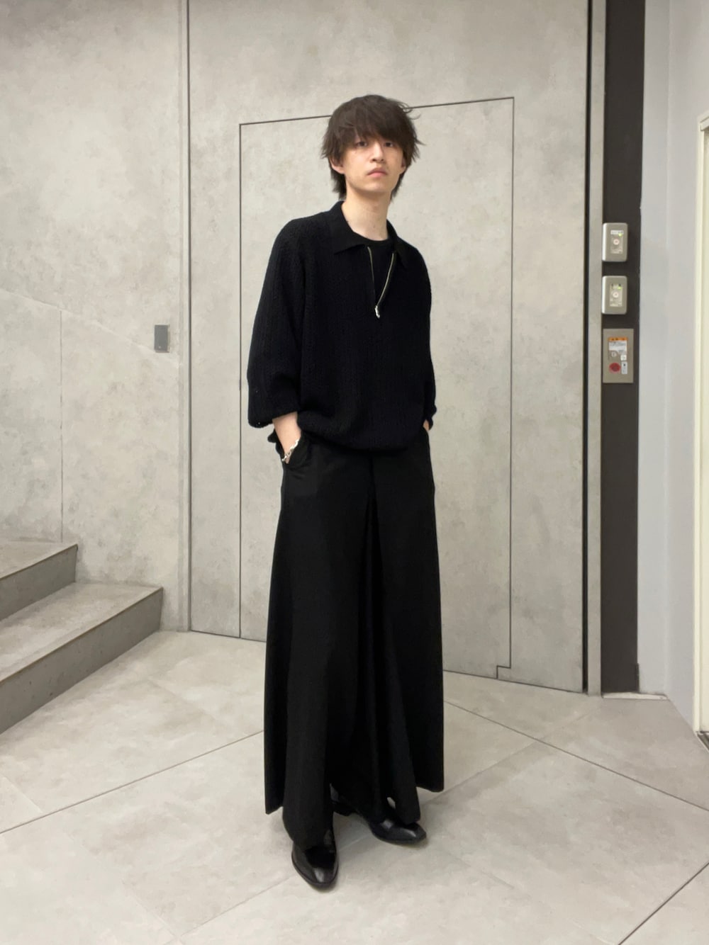 Lui's（ルイス）の「サイドジップスリッポン（スリッポン）」 - WEAR