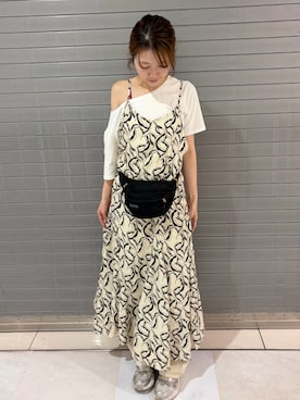「PAGEBOY（ページボーイ）のルーズネック２ＷＡＹオフショル（Tシャツ/カットソー、ホワイト系）」を使った、𝑵𝒂𝒏𝒂さん（レディース・158cm）の秋コーディネート