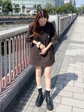 「Carhartt（カーハート）のアイテム（Tシャツ/カットソー）」を使った、𝑵𝒂𝒏𝒂さん（レディース・158cm）の秋コーディネート