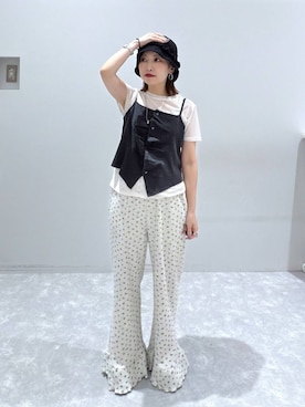 「LOWRYS FARM（ローリーズファーム）のサーマルフラワーフリルパンツ　1048957（その他パンツ、グレー系）」を使った、ヒトミさん（レディース・146cm）の夏コーディネート
