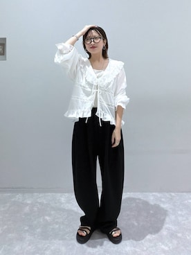 「LOWRYS FARM（ローリーズファーム）のスタイルＵＰクロスカップキャミ　100757（Tシャツ/カットソー、ホワイト系）」を使った、ヒトミさん（レディース・146cm）の夏コーディネート