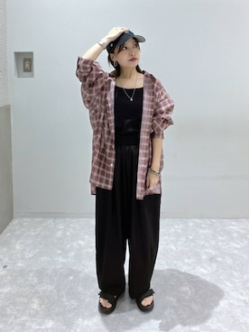 「LOWRYS FARM（ローリーズファーム）のスタイルＵＰクロスカップキャミ　100757（Tシャツ/カットソー、ブラック系）」を使った、ヒトミさん（レディース・146cm）の夏コーディネート