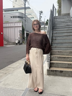 「LOUNGEDRESS（ラウンジドレス）の≪好評につき再登場/洗える≫【earthy_/アーシー】シアーハンドライクニット（ニット/セーター、ブラウン系）」を使った、清水ひなさん（レディース・162cm）の夏コーディネート