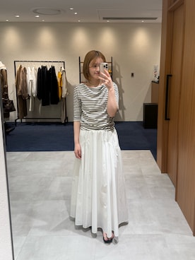 「LOUNGEDRESS（ラウンジドレス）のドレープカットソー（Tシャツ/カットソー、ブラック系）」を使った、清水ひなさん（レディース・162cm）の春コーディネート