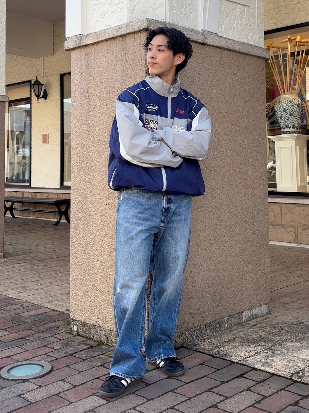 「低身長、体型カバー、ゆったり、niko and ...、ブルゾン、デニムパンツ、NKJコーデ_niko and ...」｜「niko and...の【niko and ...JEANS 2025SS】VINTAGEワイドデニム（デニムパンツ、ブルー系）」を使った、ぜっきーさん（メンズ・165cm）の春コーディネートの1枚目の写真
