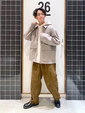 「ブラウンパンツ」｜「アイテム（その他シューズ）」を使った、ぜっきーさん（メンズ・165cm）の秋コーディネート