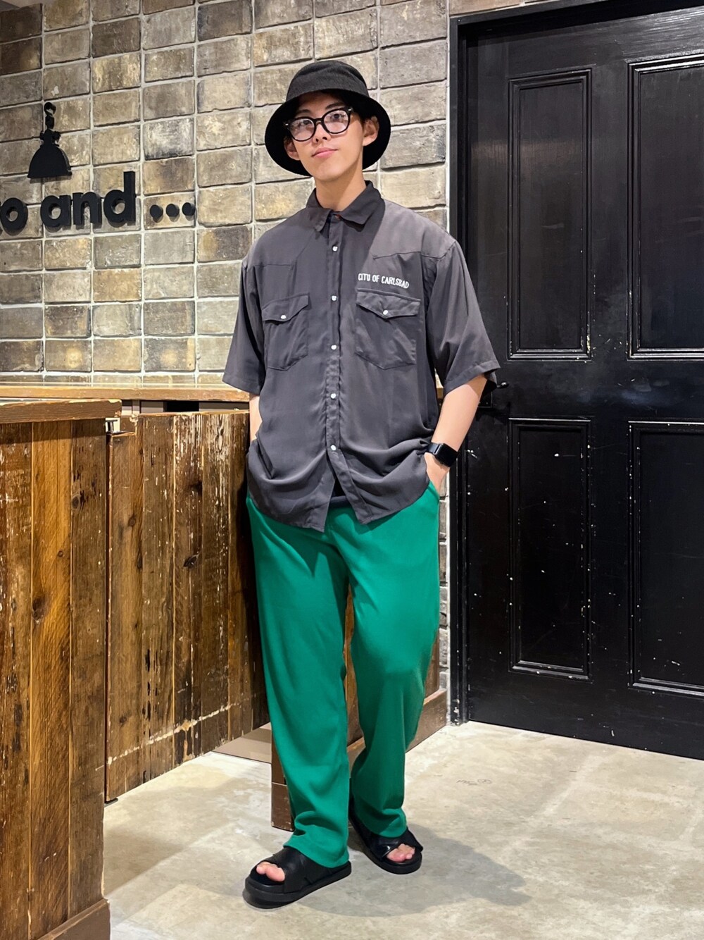 niko and（ニコアンド）の「アソート刺繍ウエスタンシャツ