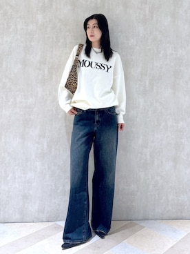 「ロゴ」｜「アイテム（ニット/セーター）」を使った、lisaさん（レディース・173cm）の秋コーディネート