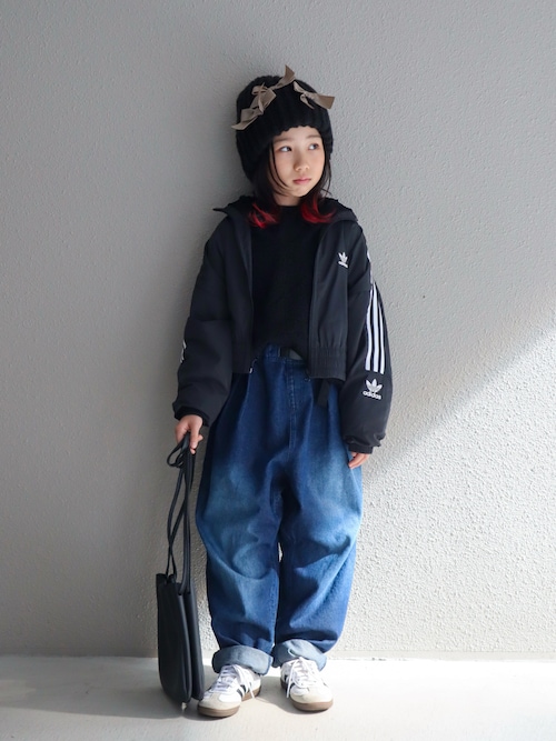 「CIAOPANIC TYPY（チャオパニックティピー）の【KIDS】【ジュニアサイズあり】ゆるだぼベルト付きイージーパンツ（デニムパンツ）」を使った、cononᐝさん（キッズ・124cm）の秋コーディネート