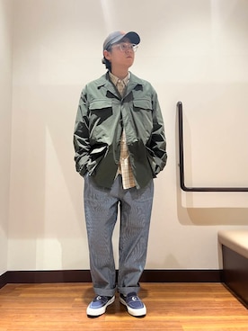 「カシミヤ」｜「アイテム（その他アウター）」を使った、おかもとさん（メンズ・172cm）の冬コーディネート