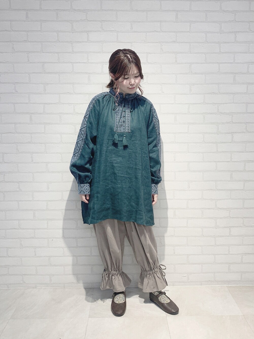 充実の品 TSUHARU リネンクロスステッチ刺繍チュニック荻窪店限定色 トップス